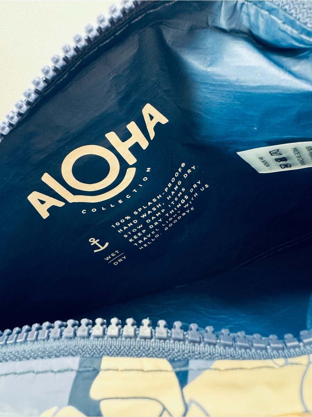 Aloha Collection "Overlei" Small Pouch - Current/Navy Blue Checkered NWT HTF - Picture 5 of 5